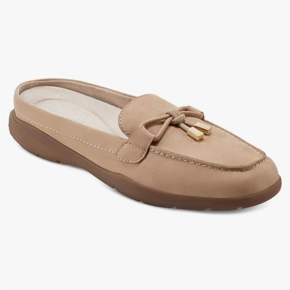 NWOT, Easy Spirit Patti Round Toe Suede Slip-On Casual Mules.